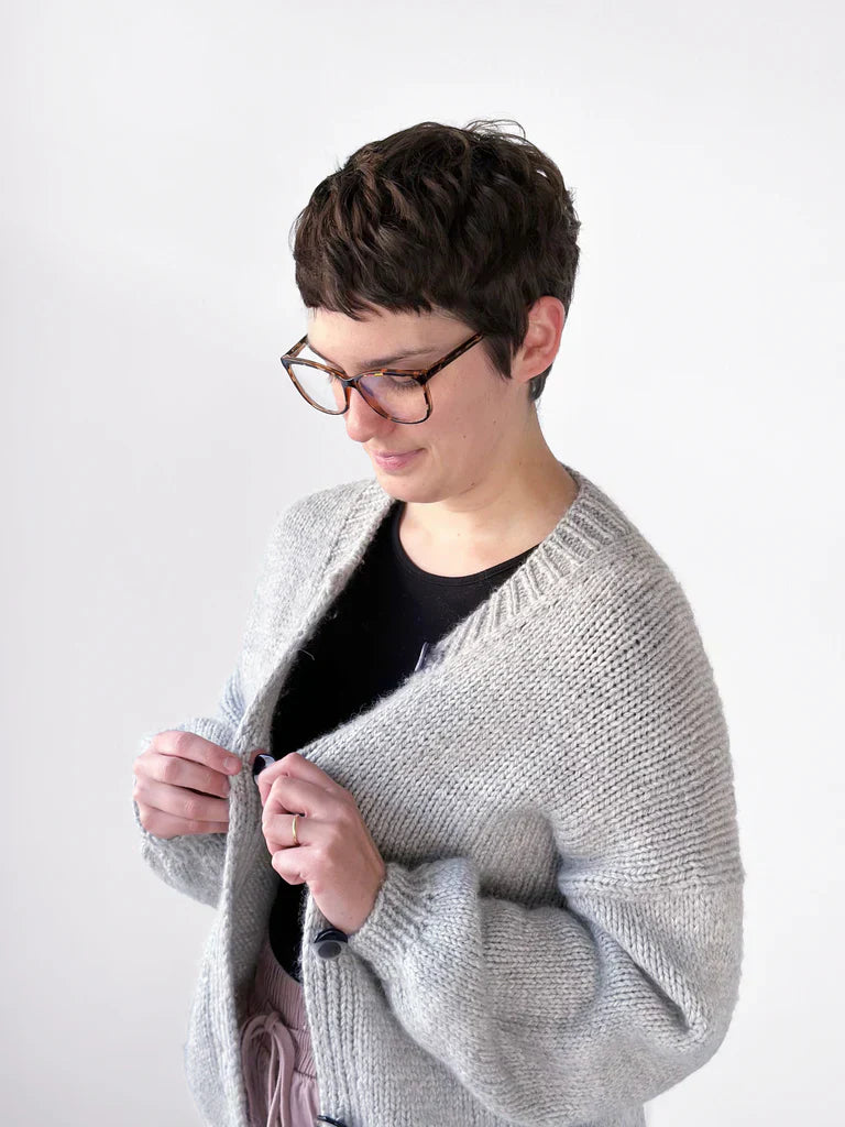 Traveler's Cardigan in Lanas Quick