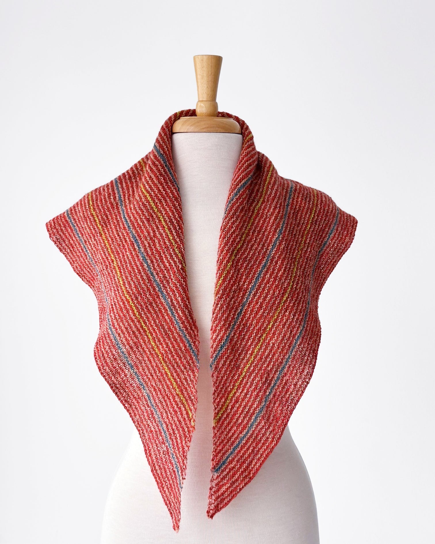 Garter Triangle Shawlette in Isager Spinni