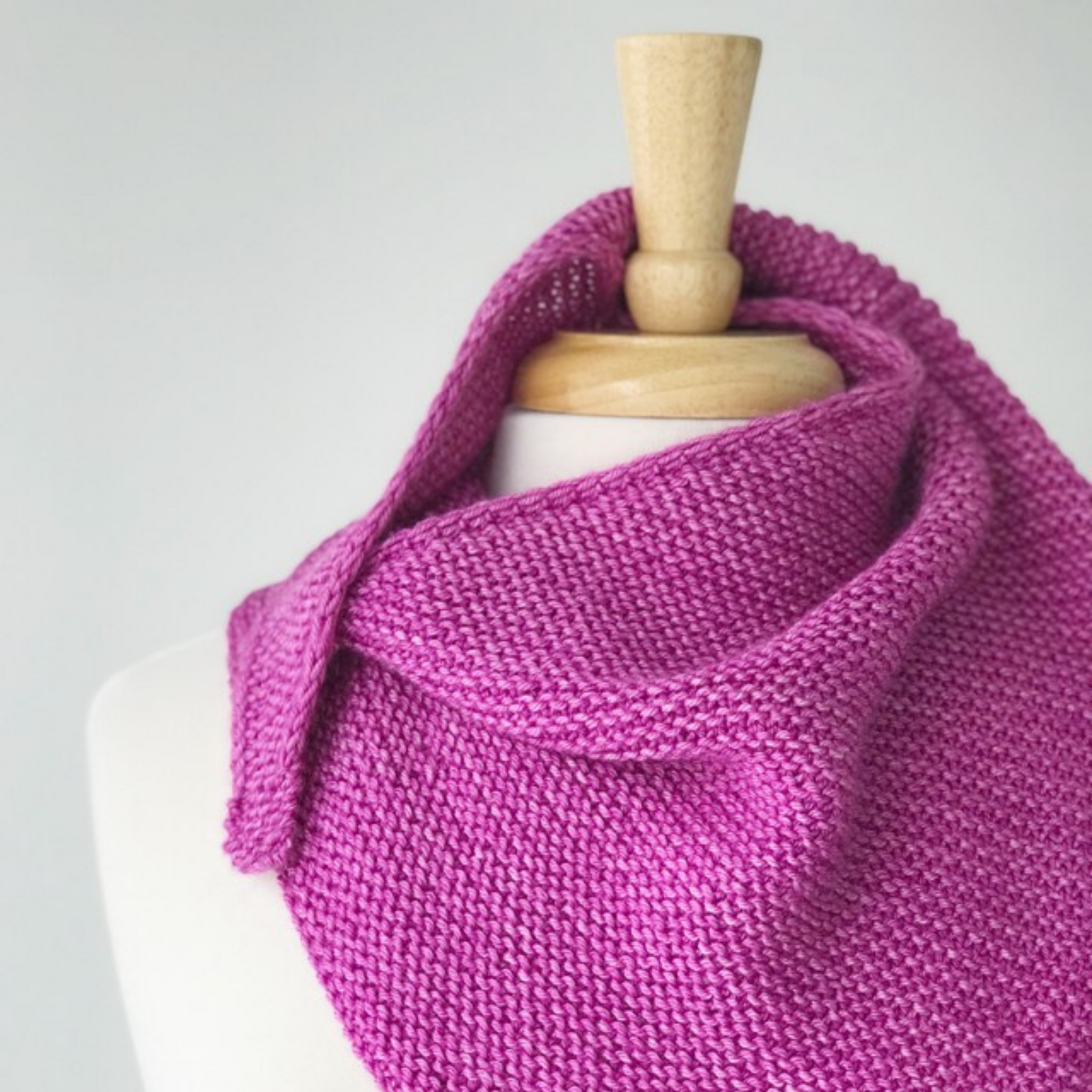 Garter Bandana in Loop Tendril