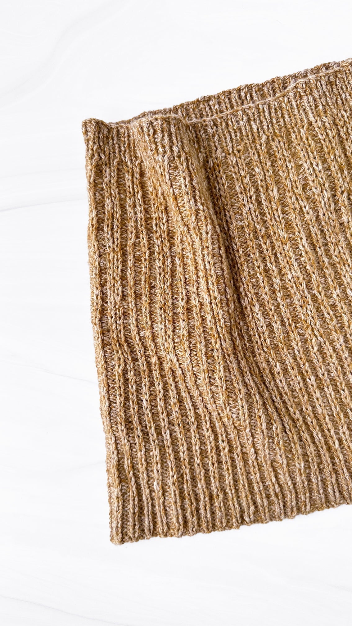 Slip Stitch Rib Cowl in Brise