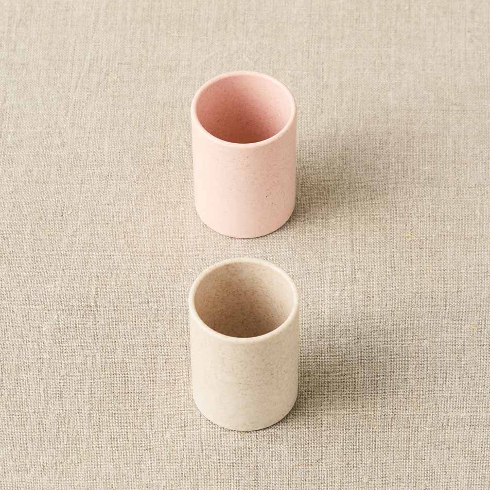 Cocoknits magnetic cup in linen and shell