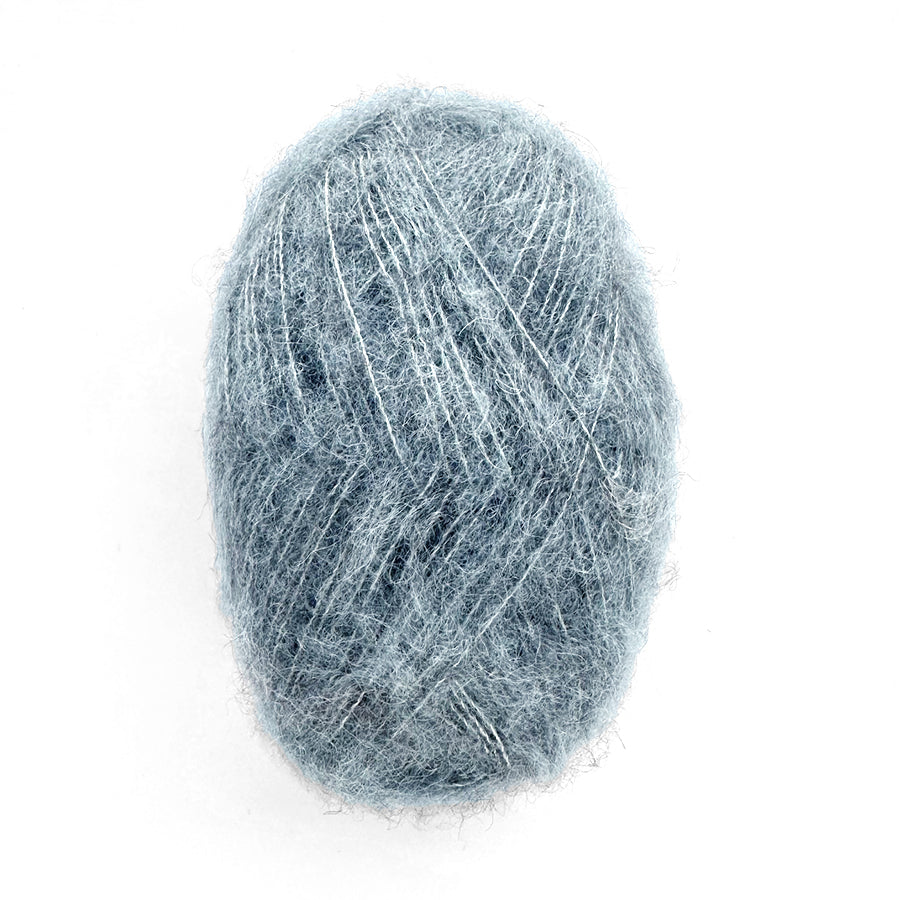 isager soft fine in color 11